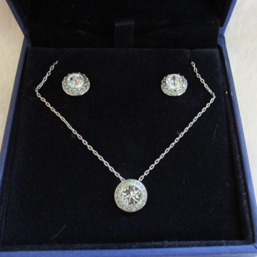 Swarovski necklace and earring set